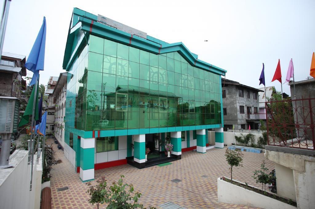 Hotel Ibni Kabeer Srīnagar Kültér fotó