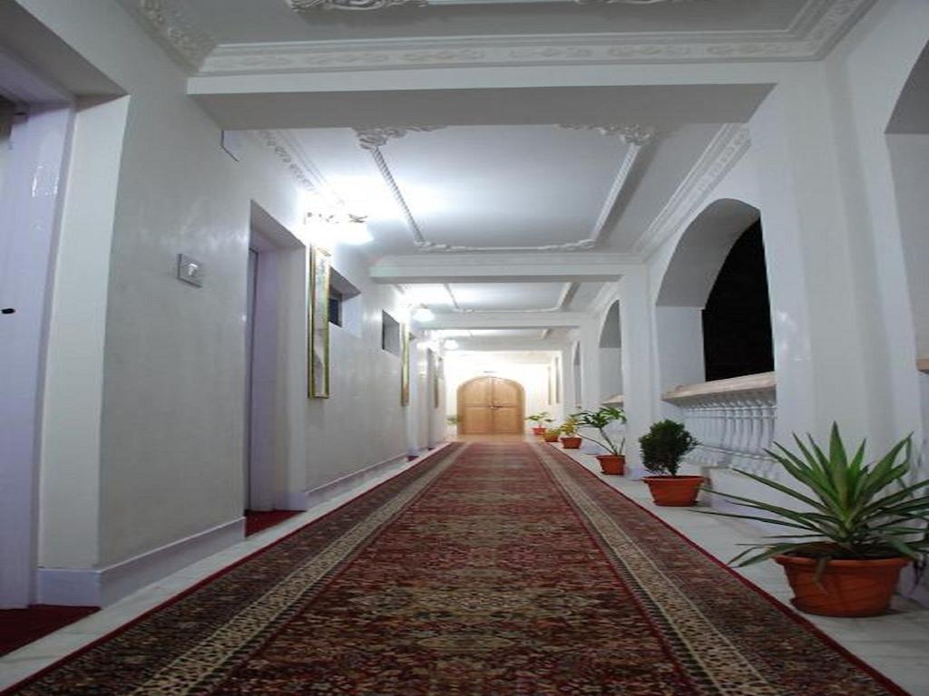 Hotel Ibni Kabeer Srīnagar Kültér fotó