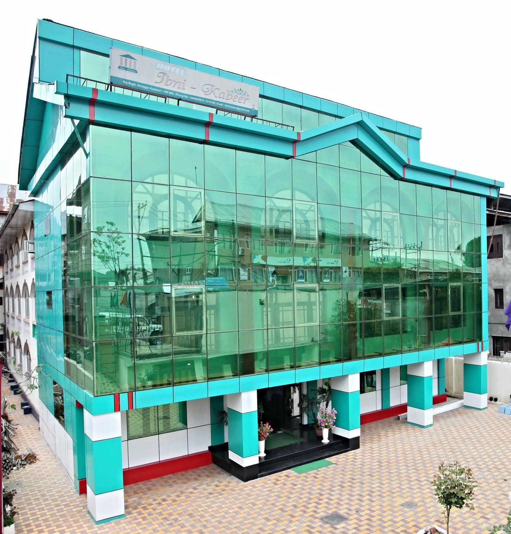 Hotel Ibni Kabeer Srīnagar Kültér fotó