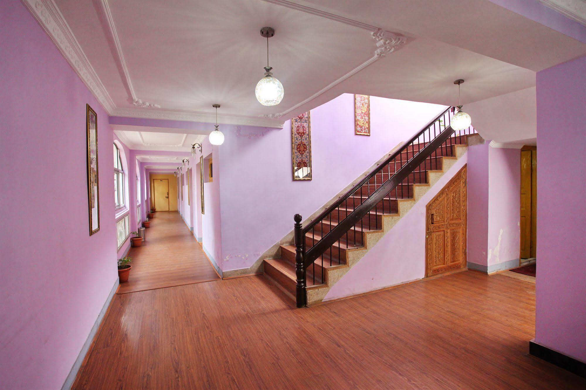 Hotel Ibni Kabeer Srīnagar Kültér fotó