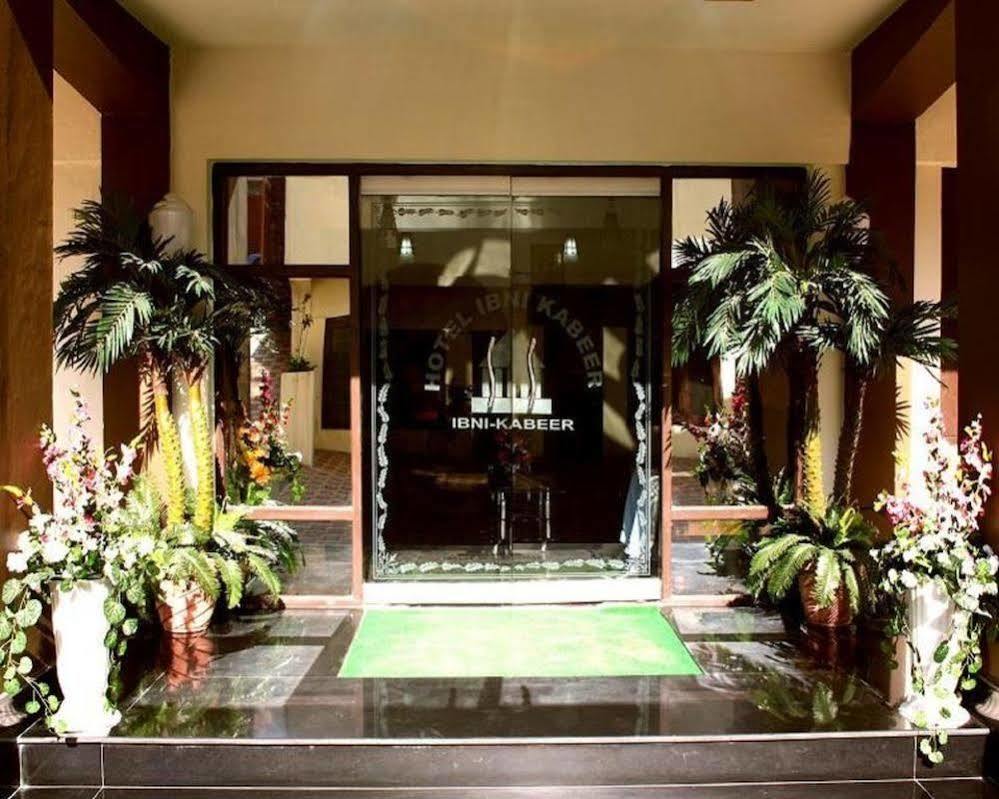 Hotel Ibni Kabeer Srīnagar Kültér fotó